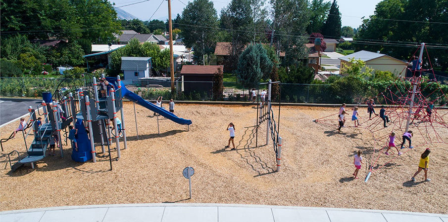 Edgemont Elementary School - Schoolyard fun!